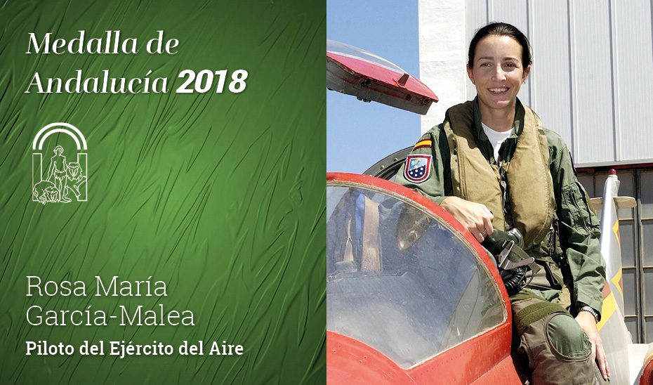 Rosa María García-Malea López, piloto del Ejército del Aire, recibe la Medalla de Andalucía 2018 - Foto: Junta de Andalucía