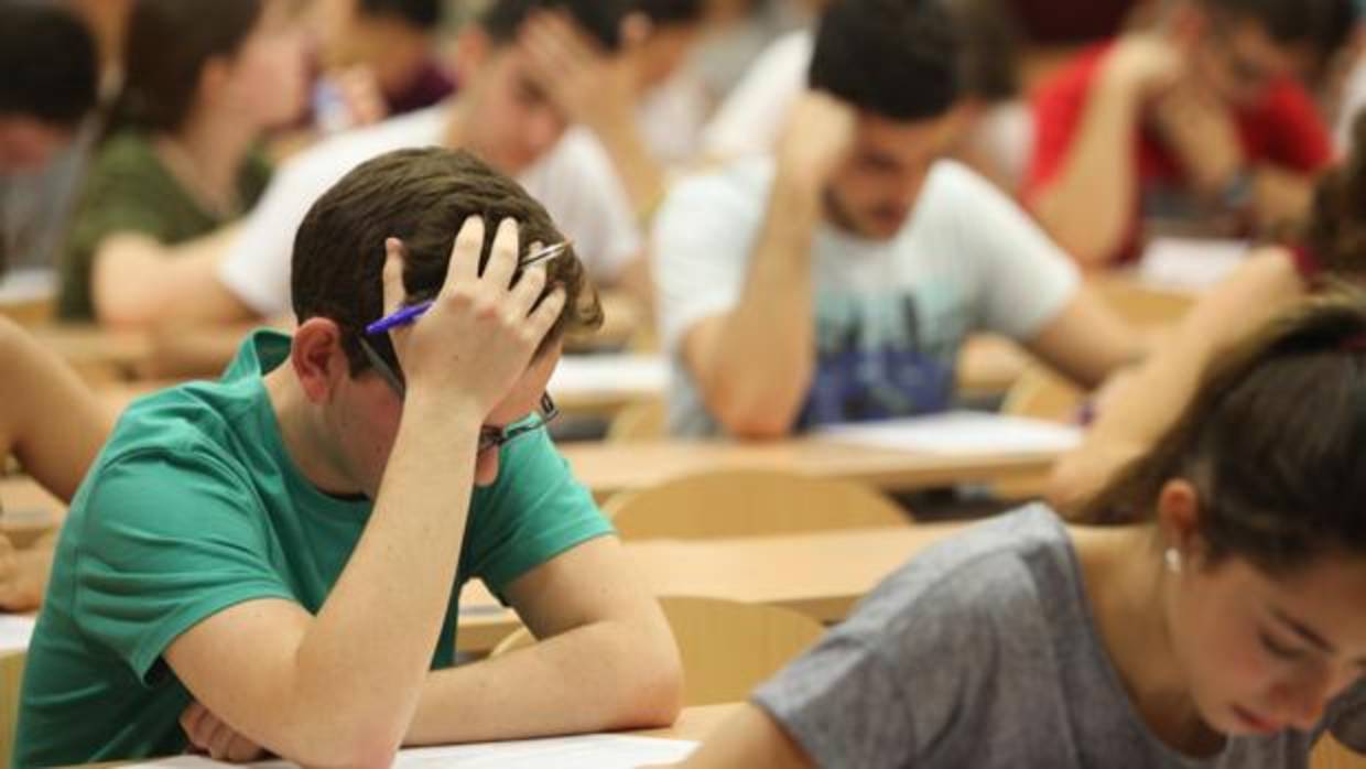 Foto: ABC.es - La selectividad el pasado año en Córdoba - Álvaro Carmona