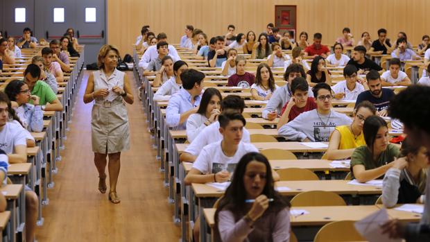 Fechas de selectividad en 2018: Los alumnos andaluces afrontan la recta final hacia la PEvAU - Academia CLAUSTRO